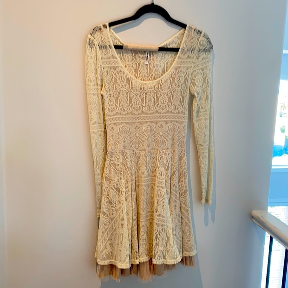 Free People Dresses & Skirts - Cream lace dress